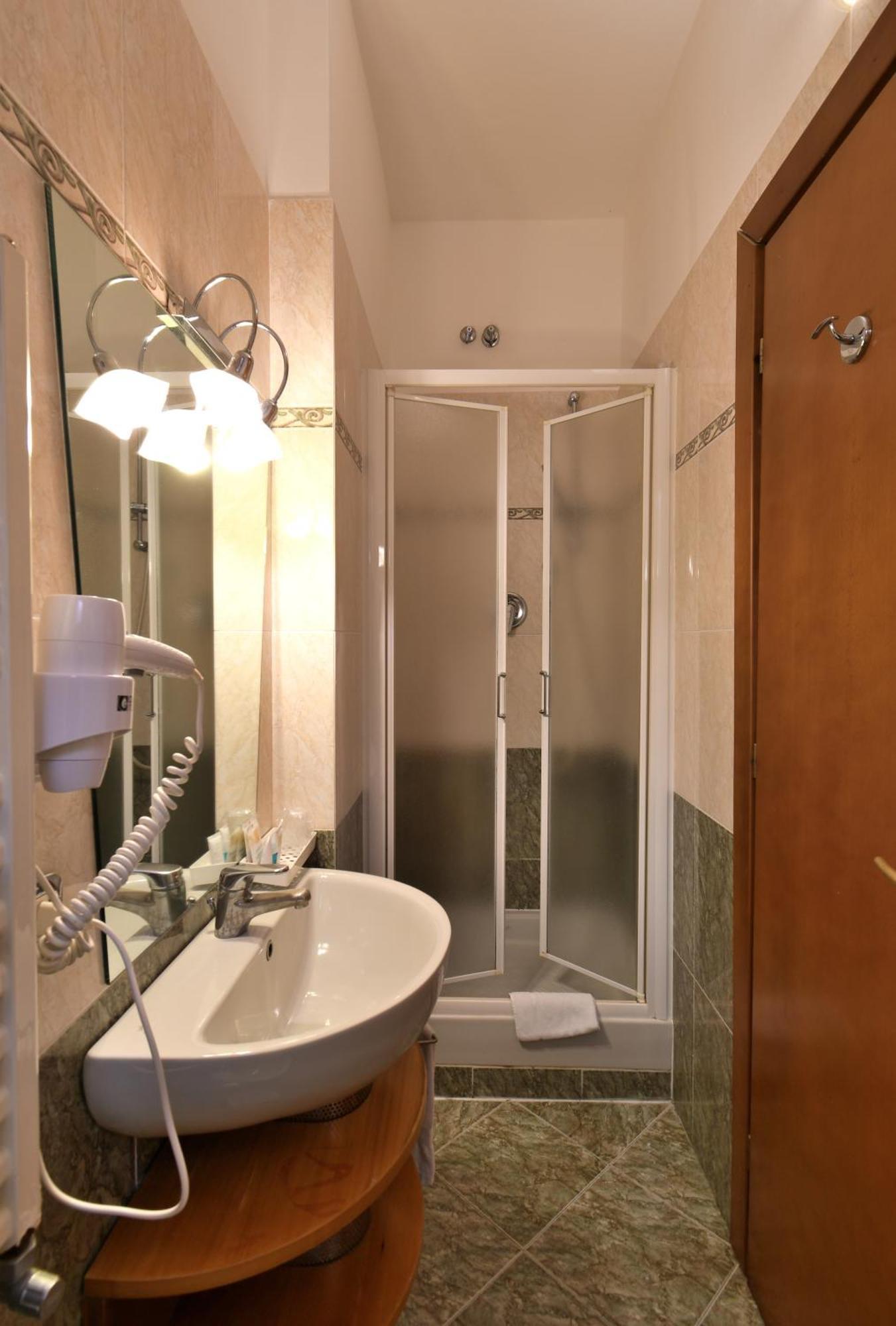 Hotel Cavour ราปาลโล ภายนอก รูปภาพ